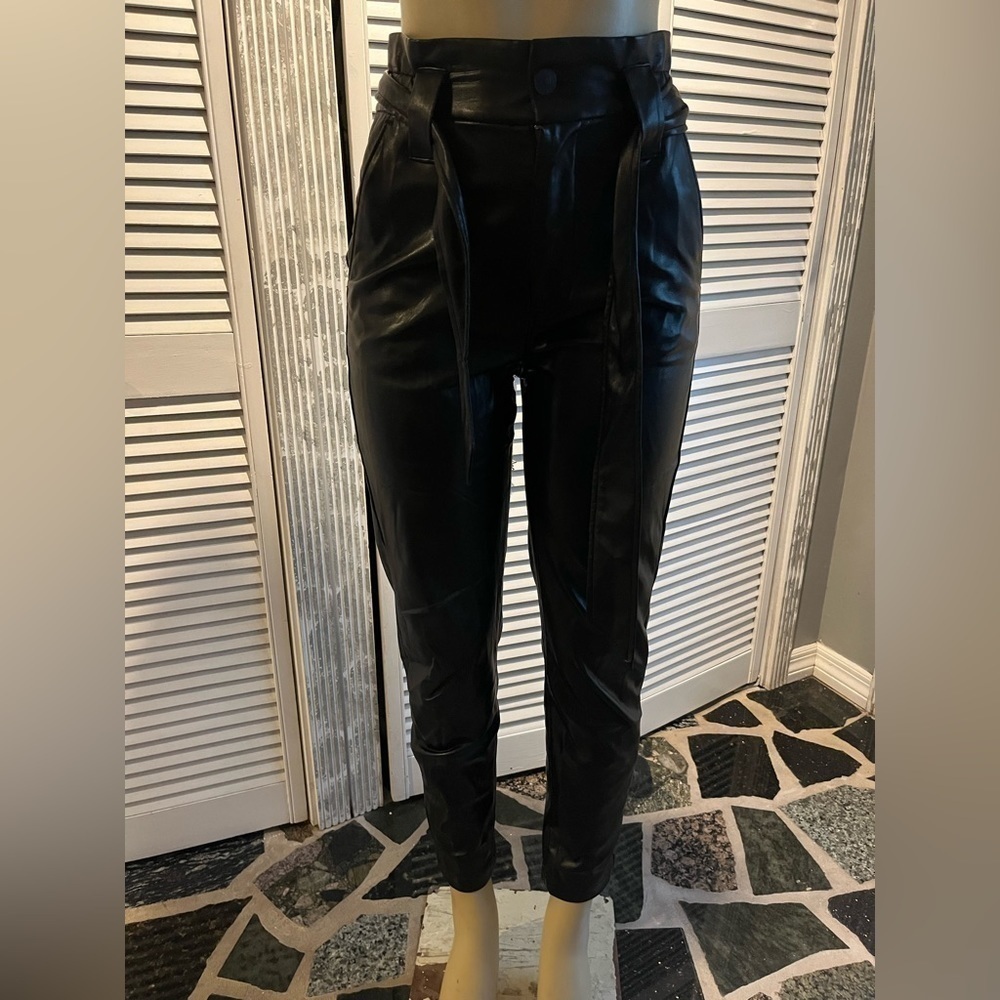 Express- Super High Waisted Faux Leather Ankle Pants size- 0/R - Picture 5 of 13